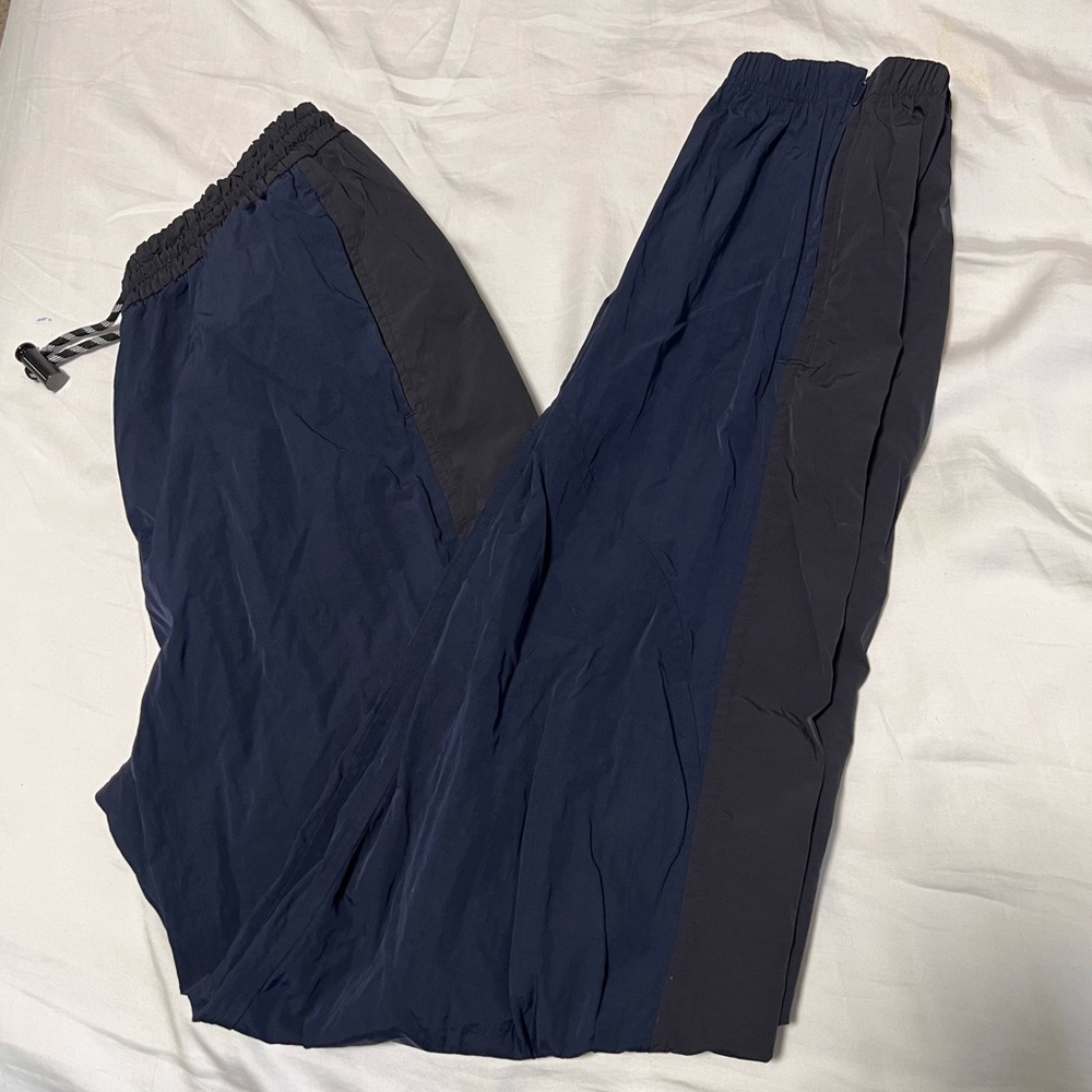 Lululemon Windbreaker Running Pant Joggers Navy and Black